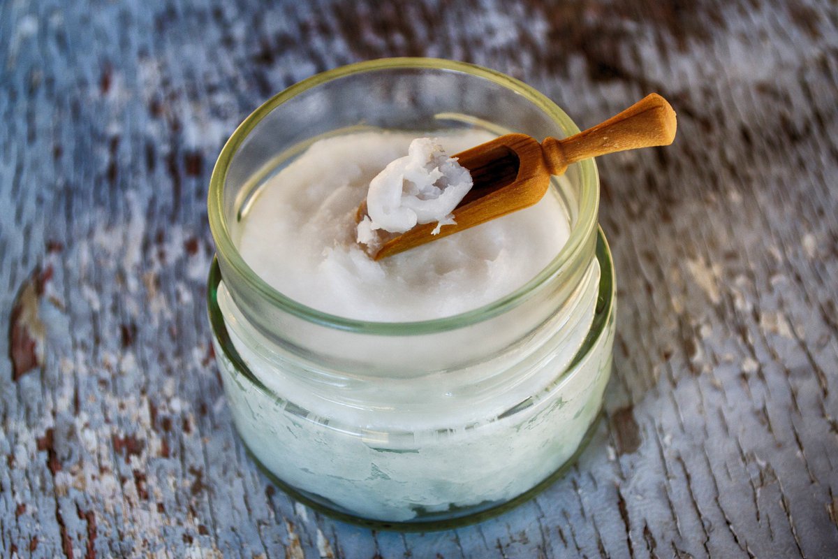 skinscouts's tweet photo. There are many ways to moisturize your body naturally. Some ingredients may even be found in your own kitchen. #skincaresecrets  #NaturalSkincare #skincaretips 
https://t.co/JE5rfA7JzX https://t.co/XQu1PQyX6d