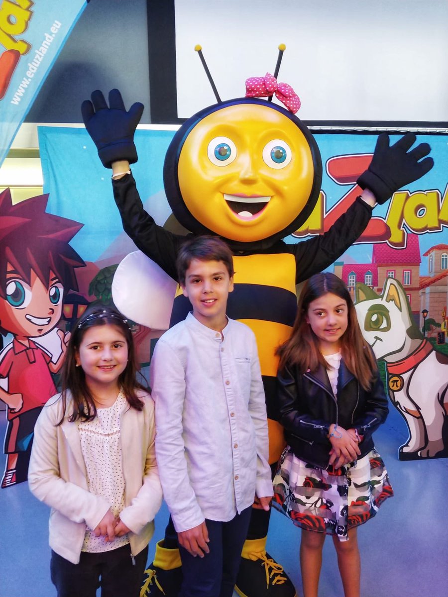 xavichavarrias's tweet photo. Students ready for the Spelling Bee @AMCO_iberia , good luck Noa, Yara and Marc! @_mdangels https://t.co/smslWhv2gC