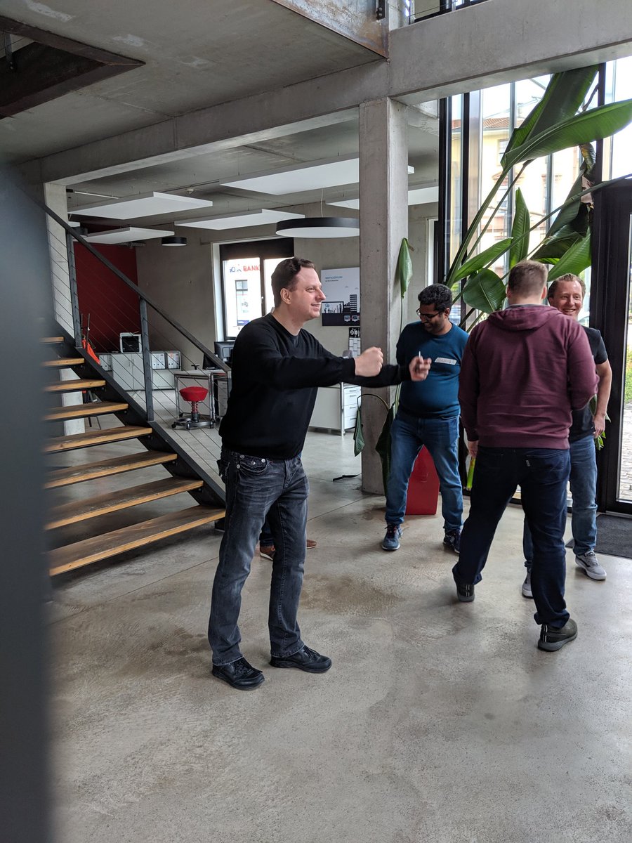 KoningsJohannes's tweet image. Teambuilding instructor @majcon at work #abapGitBunKai