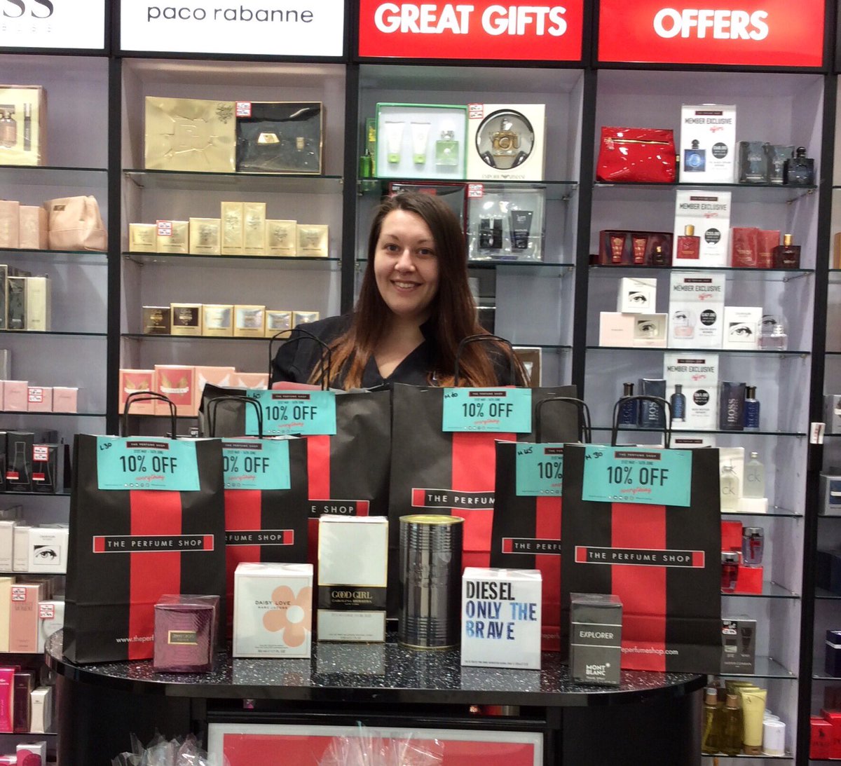 DoncasterTps's tweet photo. What a glorious sunny day in Doncaster ☀️ come visit us to find your perfect summer scent 💁🏻 plus we are giving away free goodie bags with £30,£45 and £60 spend 🛍💝 come get your fantastic freebie 💕 #freebies #supersaturday @DoncasterTps @Frenchgate @TPSPeople https://t.co/vPYtKTV1z7