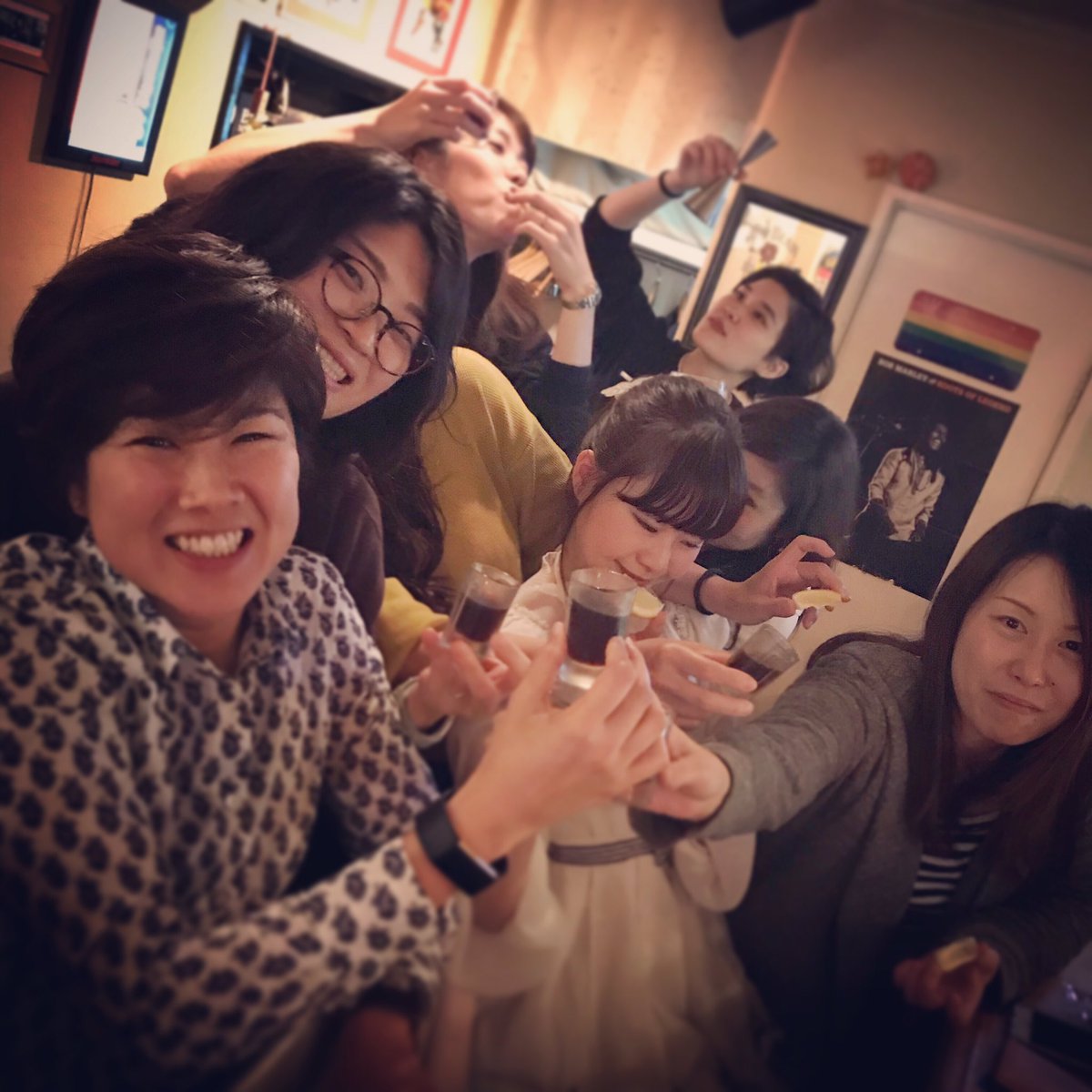 Waa_Gwaan's tweet photo. 昨夜の六コマ！

①②���④⑤昨夜の閉店まで残り3日、Day1st、たくさんの、閉店お祝い、お疲れ様シャンパンをありがとうございましたっ✨🍾😭 https://t.co/2yWKAAqkGG