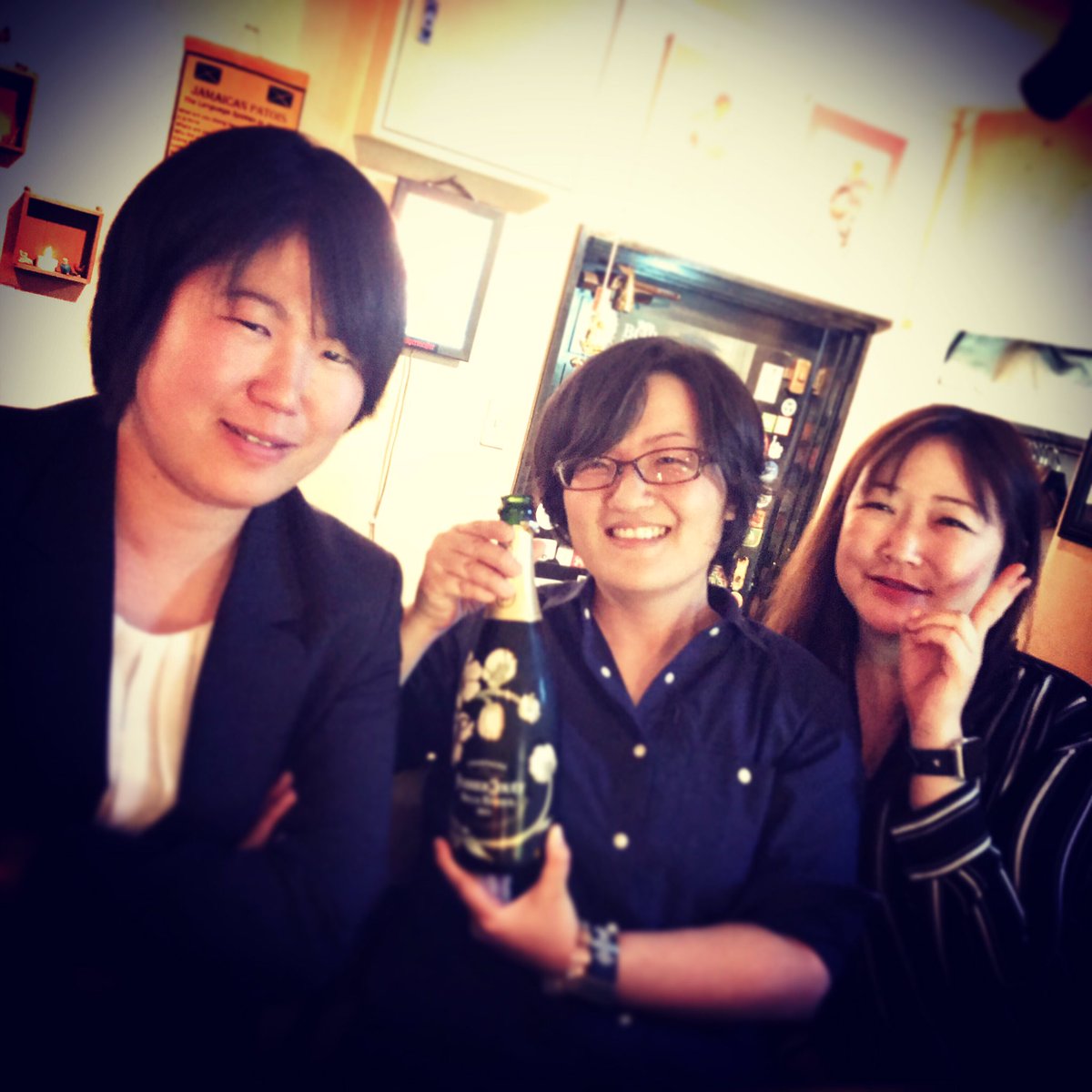 Waa_Gwaan's tweet photo. 昨夜の六コマ！

①②���④⑤昨夜の閉店まで残り3日、Day1st、たくさんの、閉店お祝い、お疲れ様シャンパンをありがとうございましたっ✨🍾😭 https://t.co/2yWKAAqkGG