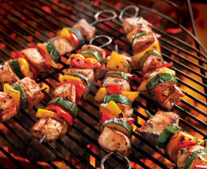 penleyscafe_bis's tweet photo. We are delighted the rain ☔️ has finally stopped!! Being on the sunshine ☀️ 
We are busy prepping for a BBQ that we are catering for this tea time at Middleton Tyas...
Peppered beef burgers, Thai chicken skewers, marinated salmon steak and some delicious side dishes.... https://t.co/paQjbwSmKd