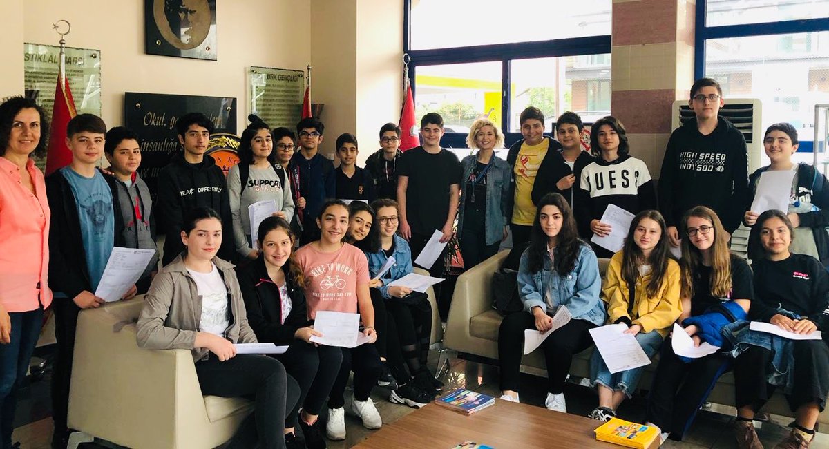 Fotoğrafta saklı öğretmeni bulunuz😄 Benim canım yavrularım bugün PET sınavına giriyor💃🏿🕺🏿 Çok çalıştık, çok emek verdik ve karşılığını alacağız💪🏽 <a href="/Floryakolej/">Florya Koleji</a> <a href="/Cambridge_Uni/">Cambridge University</a>  #esolexams #egt #elt