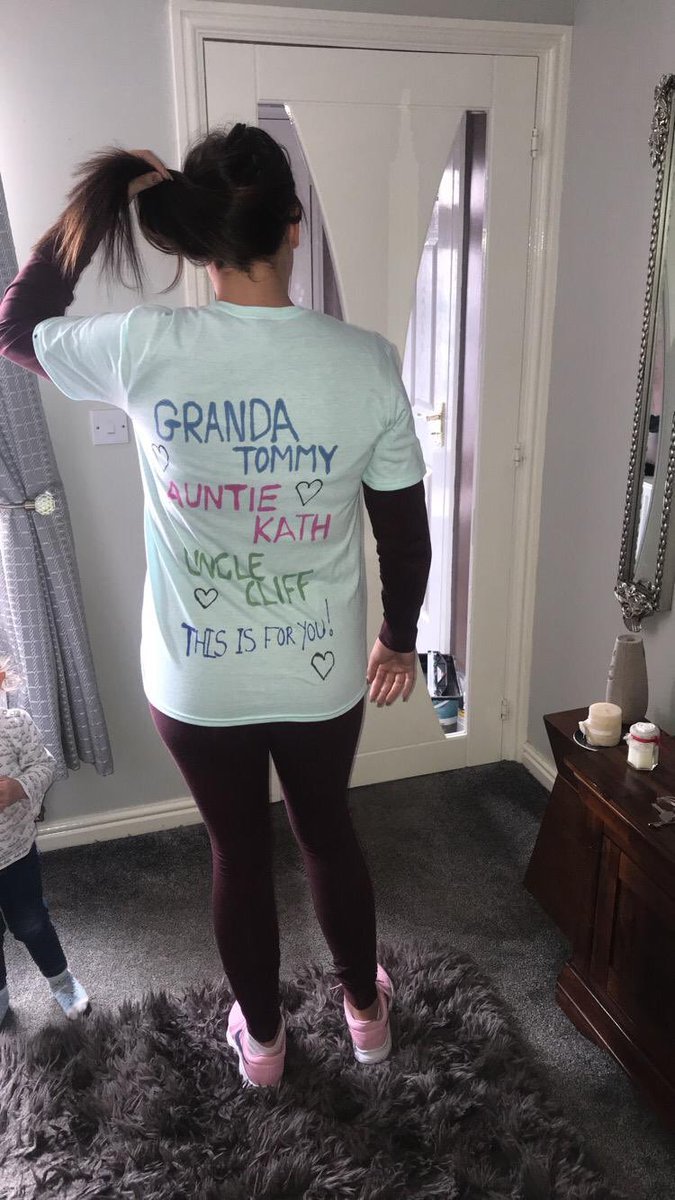 EvansandCo1's tweet photo. All @EvansandCo1 proud of our very own Jodie Robinson who is about to take part in her first parachute jump this morning to raise funds and awareness for north east cancer charity @teamsolan Good Luck Jodie #TeamSolan #Letskocancer 🍀👏 https://t.co/xZoEPigG4f