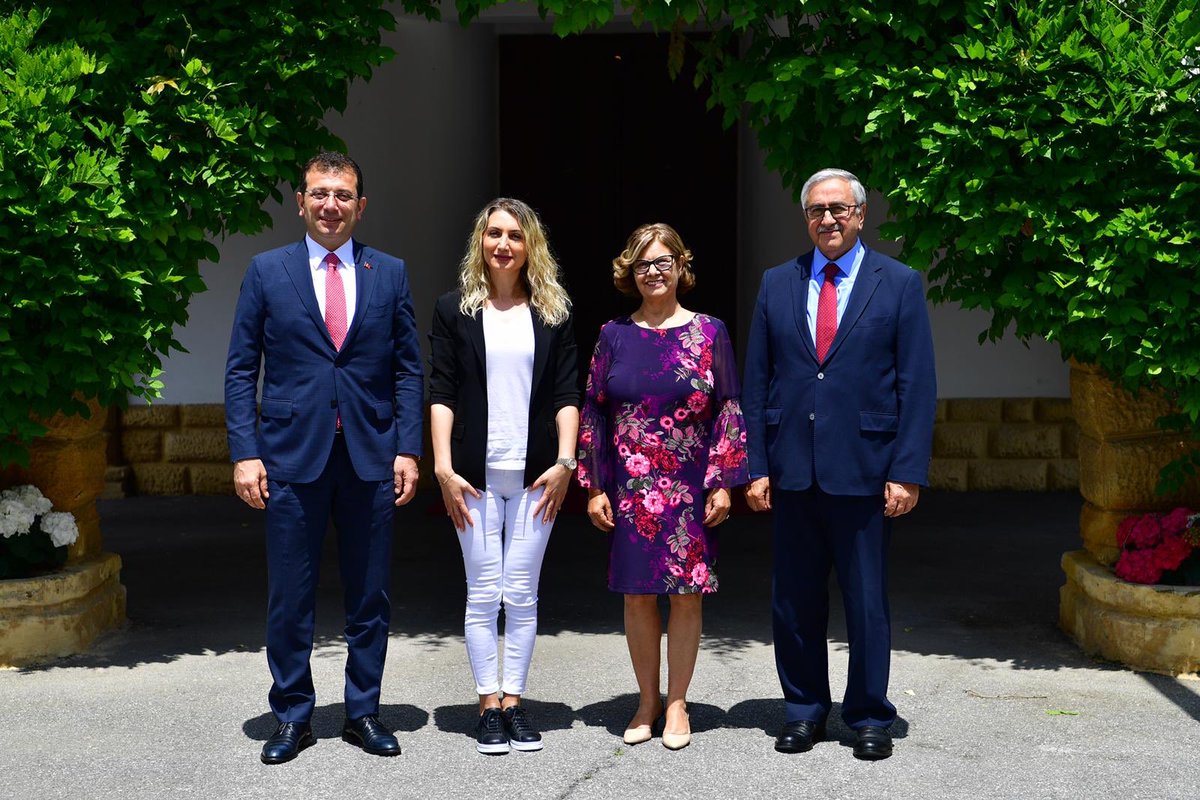 ekrem_imamoglu's tweet photo. Kuzey Kıbrıs Türk Cumhuriyeti Cumhurbaşkanı Sayın Mustafa Akıncı ve saygıdeğer eşi Meral Hanım’a misafirperverlikleri için teşekkür ederim. 2 yıl yaşadığım KKTC’de ilgisini ve sevgisini gösteren herkese yürek dolusu sevgiler. https://t.co/64LHQkmvhS