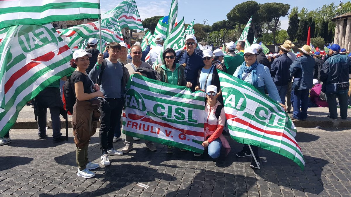 Faicislfvg's tweet photo. #11maggio #LeRadiciDelLavoro
La FAI CISL FRIULI VENEZIA
a Roma in piazza per manifestare in difesa dell'agroalimentare!
@fai_cisl @Cisl @OnofrioRota https://t.co/SRXKNVAsWM