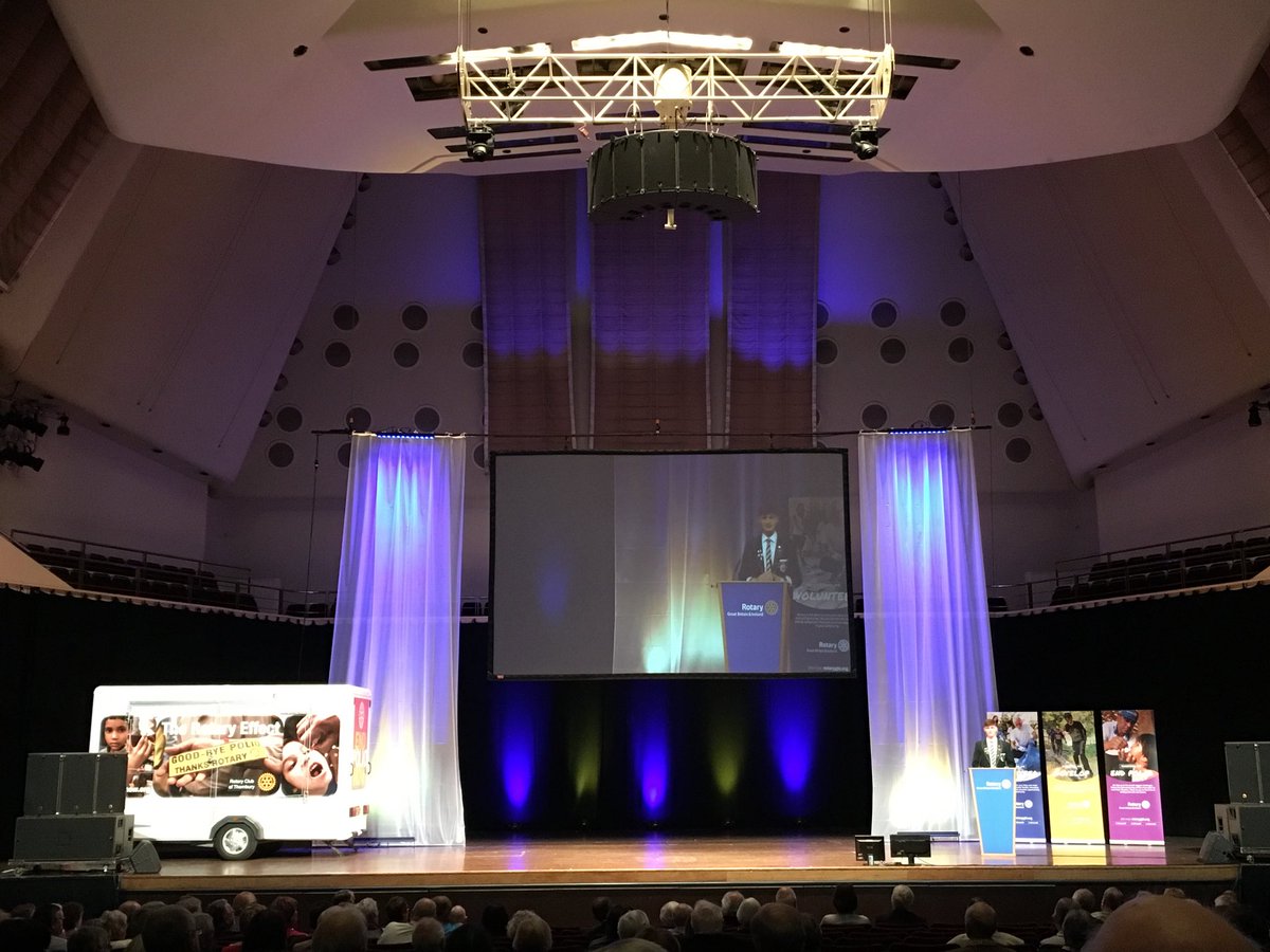 SimonEdmands's tweet photo. Wow! What an amazing young man! A fantastic presentation from former #Rotary #YouthSpeaks winner Mark Connolly from @StColSchool #Kilmalcolm about #MusicForMinds at @RotaryGBI #RotaryConf2019 in #Nottingham 🎶👏🏻👏🏻👏🏻 #PeopleOfAction #RotaryEffect https://t.co/g57GyPIQbN