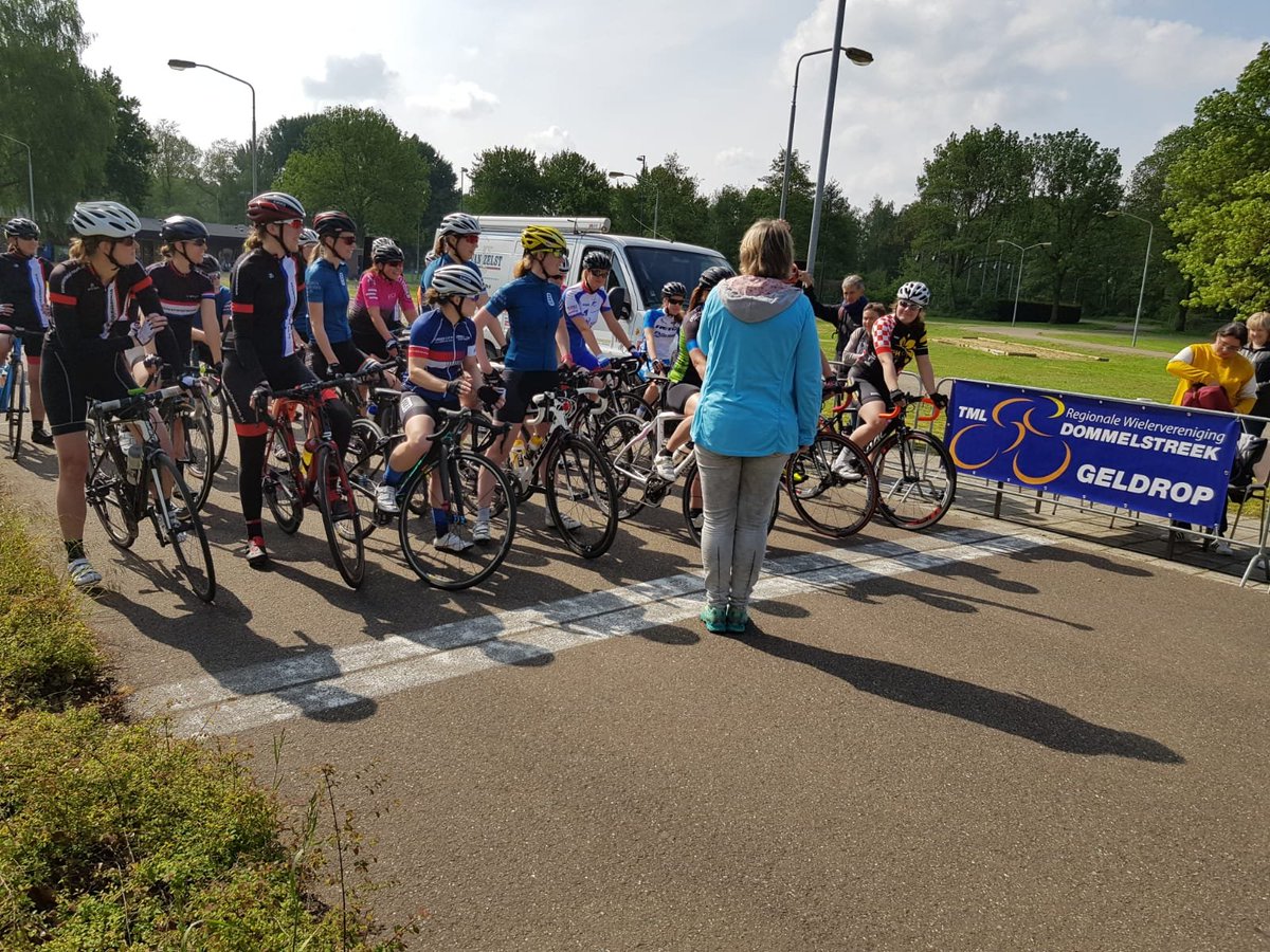 Vandaag op onze baan in Geldrop competitie VW 2019 vrouwenwielrennen.nl/competitie-201…
<a href="/vrouwwielrennen/">Vrouwenwielrennen.nl</a> <a href="/BrabantCycling/">Brabant Cycling Network</a>
