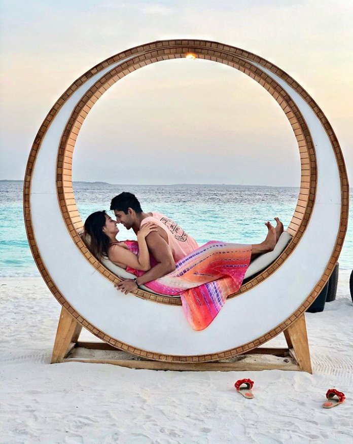 Purva04787482's tweet photo. Guys watch these two love birds in the new season on Ragini MMS!!! Love you guys❤️ #RaginiMMSReturns https://t.co/6XEHRcrb3K