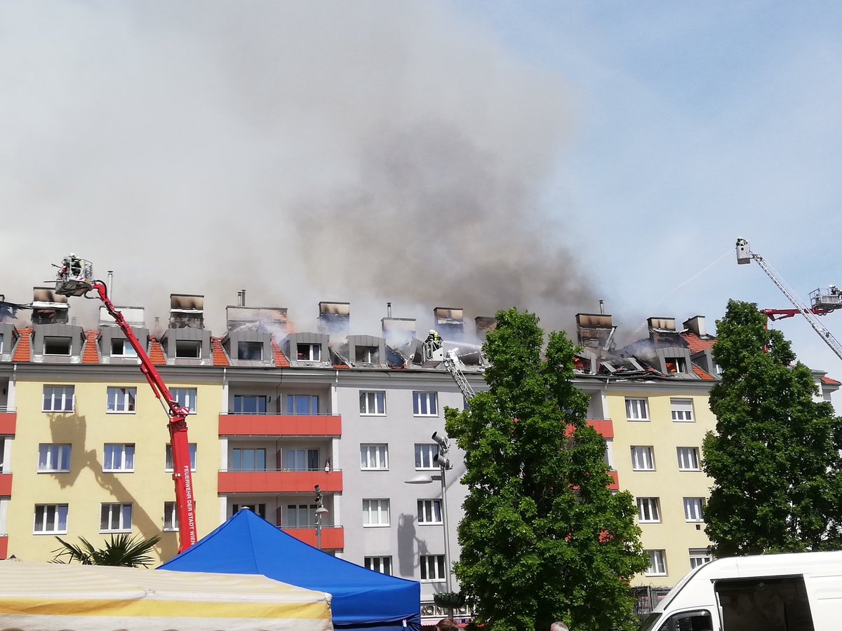Leitner_Clemens's tweet photo. @hatsnichtleicht Es brennt https://t.co/TBh4PLbWZ7