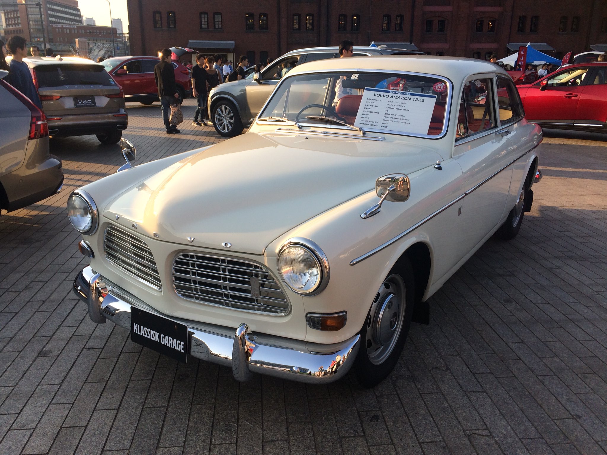紫鈴蛇 V Twitter レトロで可愛い車もいましたよ 白っぽい車が ボルボさんのアマゾン122s 青っぽい車が モーガンさんのロードスターです 初めてみました Levolant ルボラン 横浜赤レンガ Carsmeetweb カーズミートウェブ Volvo Amazon Roadster Morgan 紫鈴蛇 V Twitter レトロで可愛い車もいましたよ 白っぽい車が ボルボさんのアマゾン122s 青っぽい車が モーガンさんのロードスターです 初めてみました Levolant ルボラン 横浜赤レンガ Carsmeetweb カーズミートウェブ Volvo Amazon Roadster Morgan