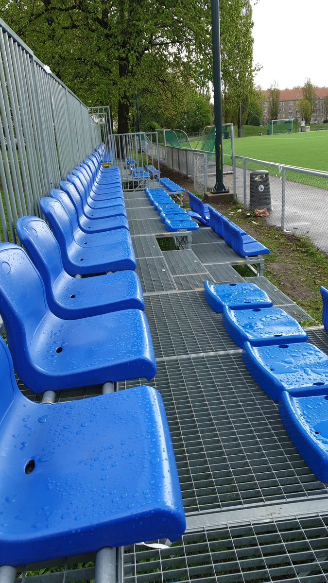 gressbanen's tweet photo. God plass på tribunene til #4div   kampen mellom Fagerborg og Bærum 2 https://t.co/gv6dXxfXWZ