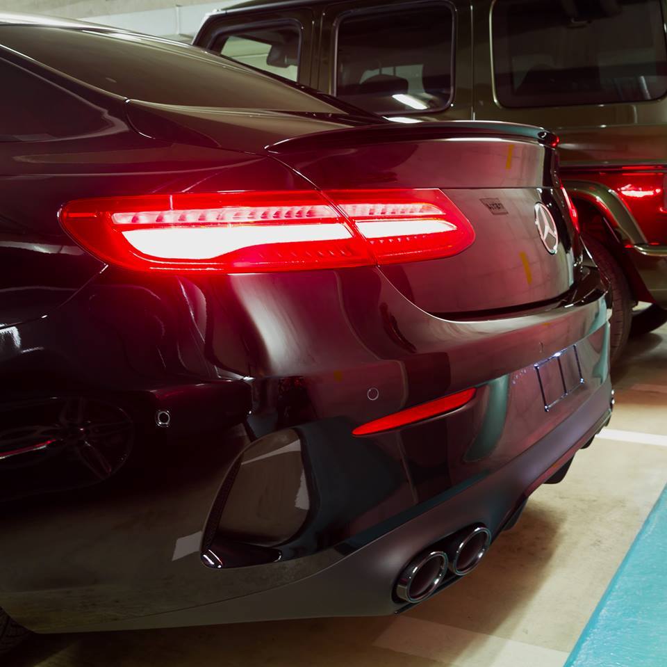 MercedesAMG's tweet photo. Strong muscular shoulders and a sharp aggressive spoiler lip underline the expressiveness and functionality of the Mercedes-AMG E 53 4MATIC+ Coupé!

[Csn: 8.8-8.7 l/100km | CO2: 203-200 g/km]

📷: @MercedesBenz Kundencenter https://t.co/W1WVetGWOs