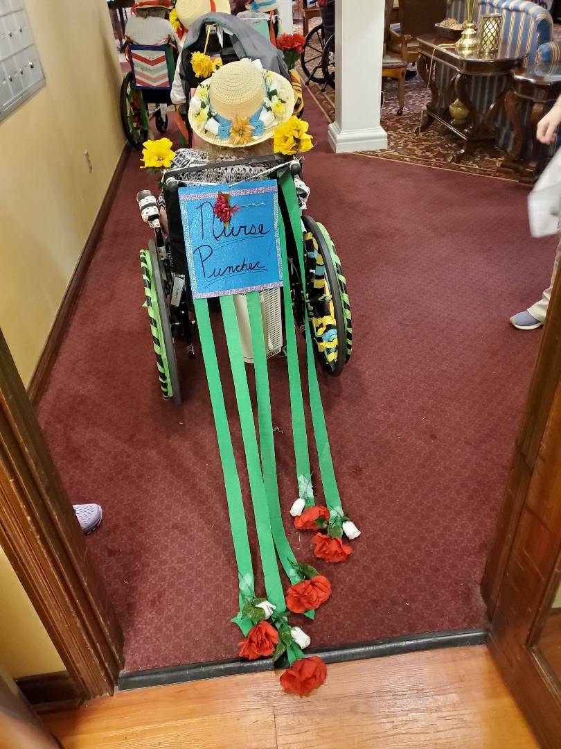 ThorntonTerrace's tweet photo. Fun at our creative derby parade!! https://t.co/MSMGf1Witi