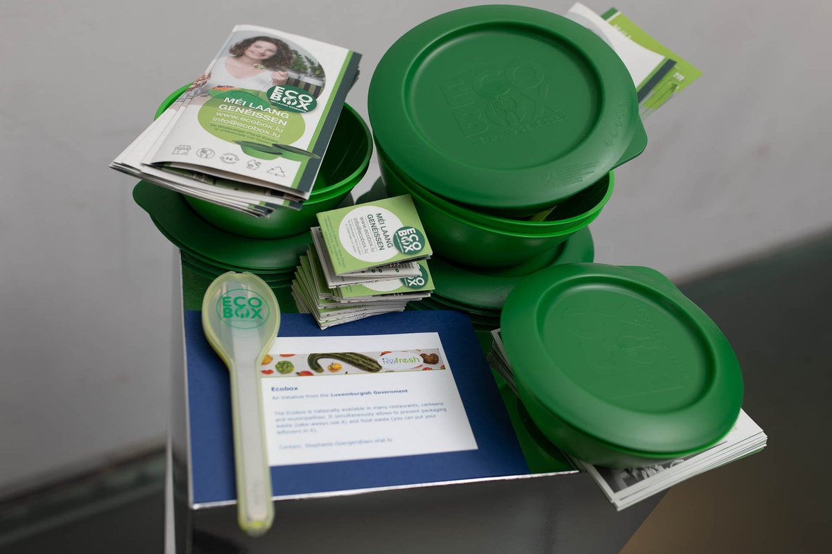 EUrefresh's tweet photo. &amp; the WINNER of the international doggy bag competition is the 'Ecobox' by the Luxemburgish government represented by Stephanie Goergen! We love the deposit system of this reusable box! Why not implement it in your country as well?Get inspired: https://t.co/IeVLwBDEVj #RefreshBCN https://t.co/TMdHIaQbOg