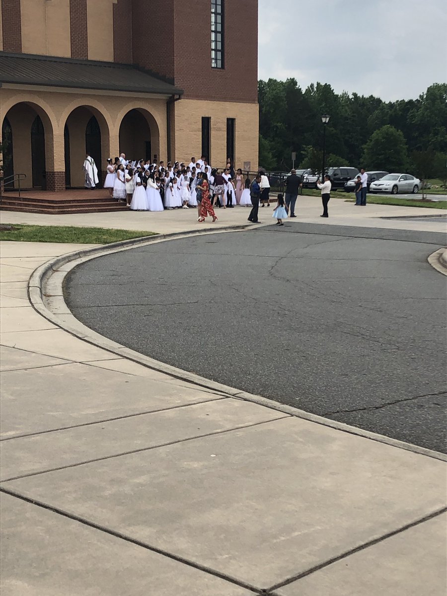 What a blessed morning celebrating with these HDES students! Their first communion was a beautiful ceremony! @PrinciPAL_HDES @HDES_AP