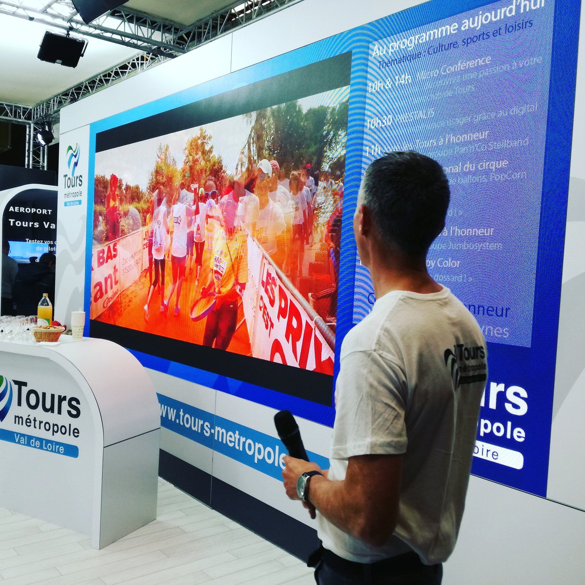 Happy Color Tours tweet media