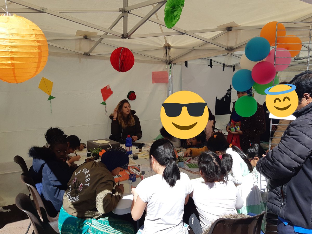 CMemoires's tweet photo. EN DIRECT de la fête de quartier Villette Quatre Chemin, atelier proposé par les @ArchivesnatFr @aubervilliers93 #carrefourdesmemoires https://t.co/K9gZ7nNDxD