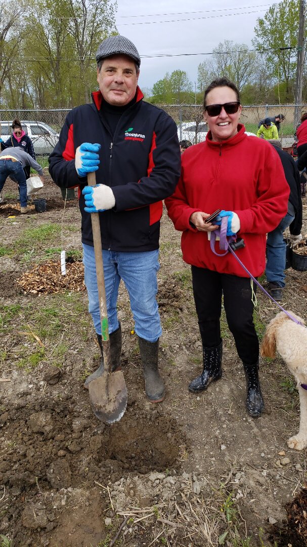 forestscanada's tweet image. A big crowd in @cityofwindsor to help us plant trees in their community! Thank you to our supporters for making today happen #communityplant