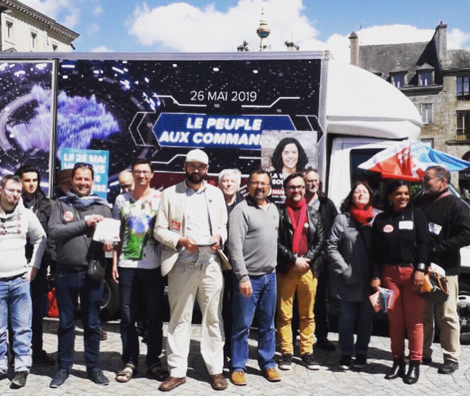 JHarvinder's tweet photo. Merci à @serbuc56 Serge Buchet candidat de la liste des #ElectionsEuropeennes2019 menée par @ManonAubryFr d’être passé à #Quimper avec l’ #Holovan !
@FranceInsoumise #hologramme https://t.co/QxSitXvsUD