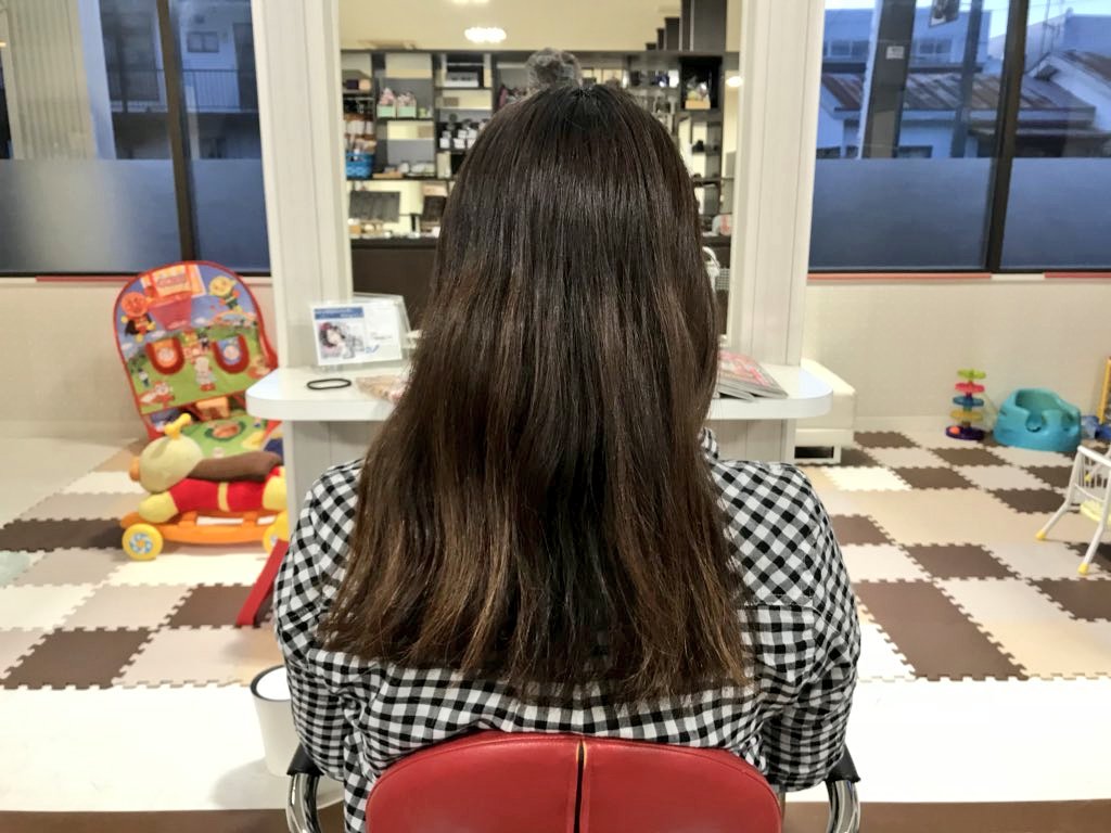 takoyakinana77's tweet photo. 富岡町の #ESTMODE で『#矯正トリートメント』体験結果。以下、個人的感想になります。
結論。
縮毛矯正は傷むから抵抗がある方にお勧めします。
髪質改善+サラサラで縮毛矯正に近い効果♪約一ヶ月持続するそうです!
金額は15000円。
気になる方はぜひ!
今回【原さん】にやっていただきました。 https://t.co/ia30KPJHTw