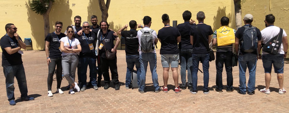 DRUPALCAMP | Adivina quién es quién...🙄Si no lo sabes, pregunta a @cbonilla_web te responde sin problemas. <a href="/drupalcampspain/">DrupalCamp Spain</a>  #EquipazoEmergya #DrupalCampES #Drupal