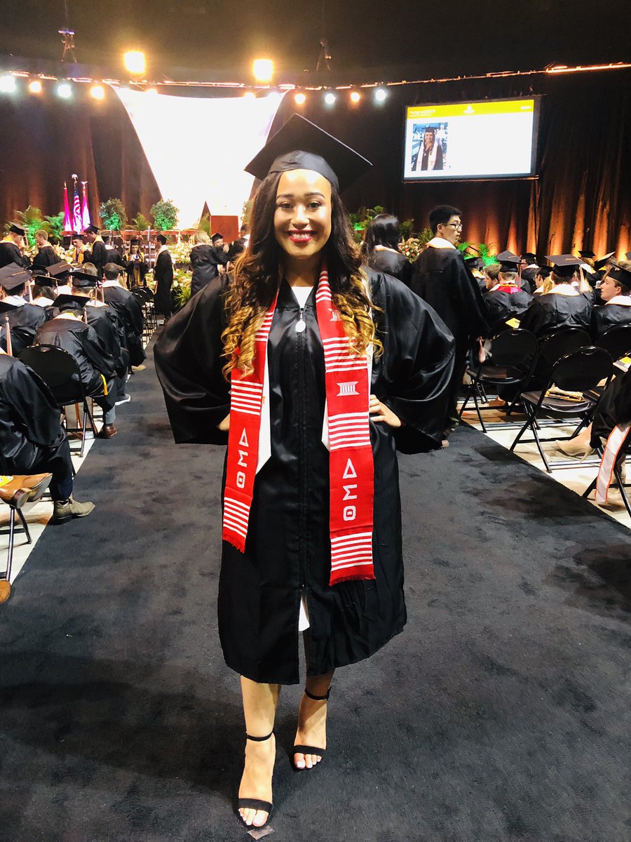 tangiejavon's tweet photo. Momma I made it! 🎓
4 years of a beautiful journey. Can’t wait to tackle what’s next! #utkgrad #deltasgraduate #memphismade https://t.co/XdK03k58HB