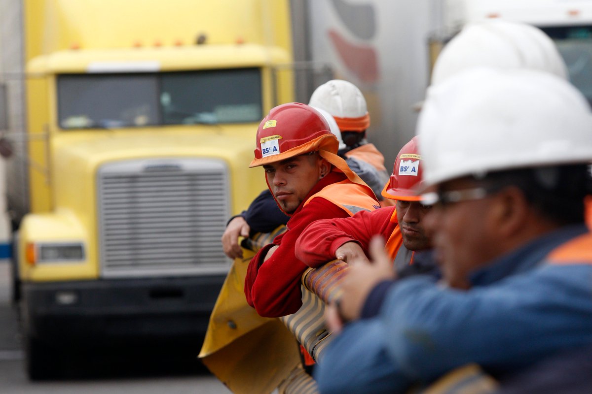 adnradiochile's tweet photo. Reforma laboral ayudará a formalizar a 110 mil empleos informales actuales https://t.co/usuZg1DYAT https://t.co/x1xNEhQ371