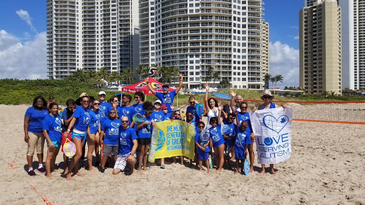 HeySandyPR's tweet photo. Great morning for @LSAAutismTennis and BeachTennis Palm Beach in @Rivierabch. Kids and adults living with Autism having a great time playing tennis. #teamraffie #heysandy https://t.co/YKtHiqidF0