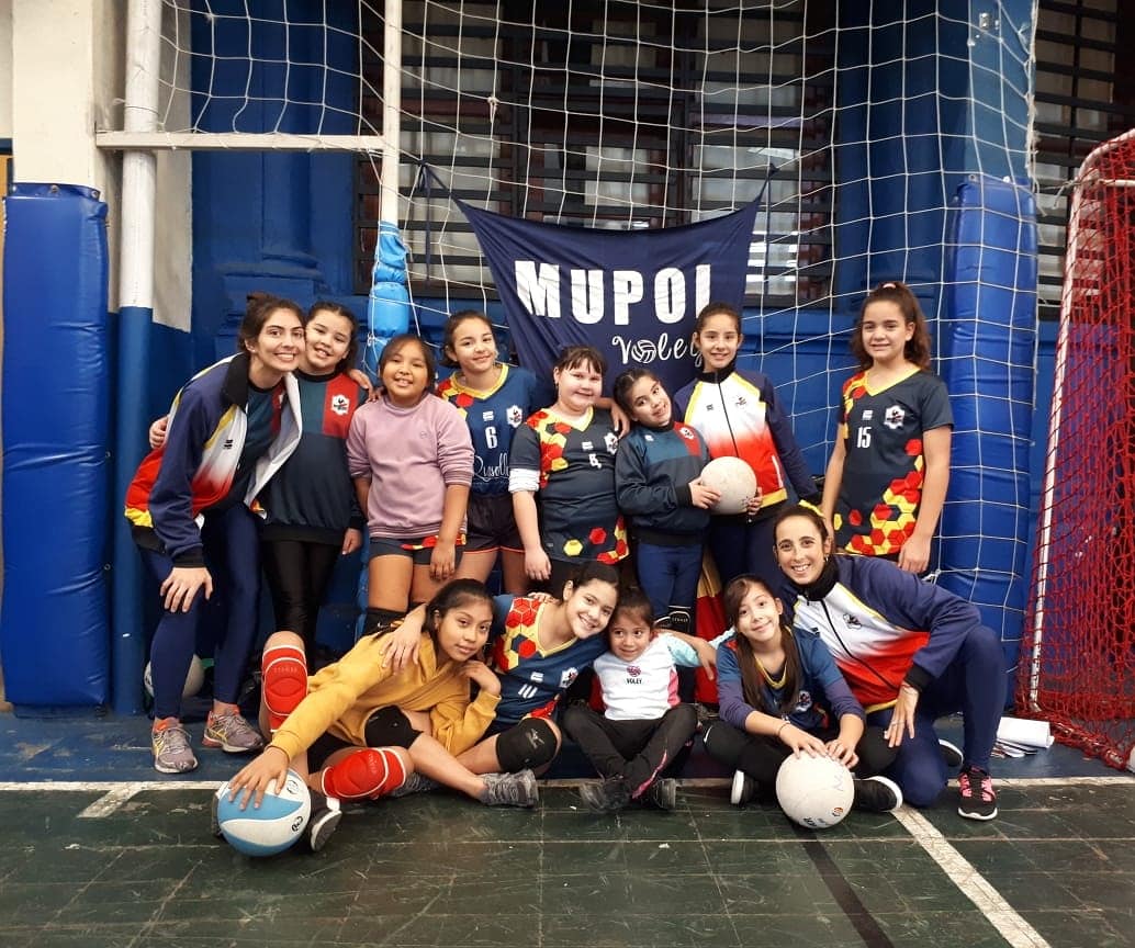 MupolVoley's tweet photo. 🏐 #HOY las mupoleritas participaron del 1er encuentro de Mini Voley del Año en Club Oeste! 💙❤️💛
#VAMOSMUPOL 💪🏽
@CozySport @Rissollo_G
@metrovoley https://t.co/I0F3NqbdWY