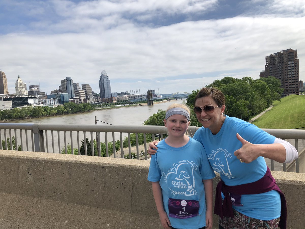 MKNeckel's tweet photo. @SLSDWVE @gotrcincinnati Quick stop for a pic!  #EmilyRocks #WeAreWildcats #FinishStrong @SLSDWVE @gotrcincinnati https://t.co/BulC8a8dsi