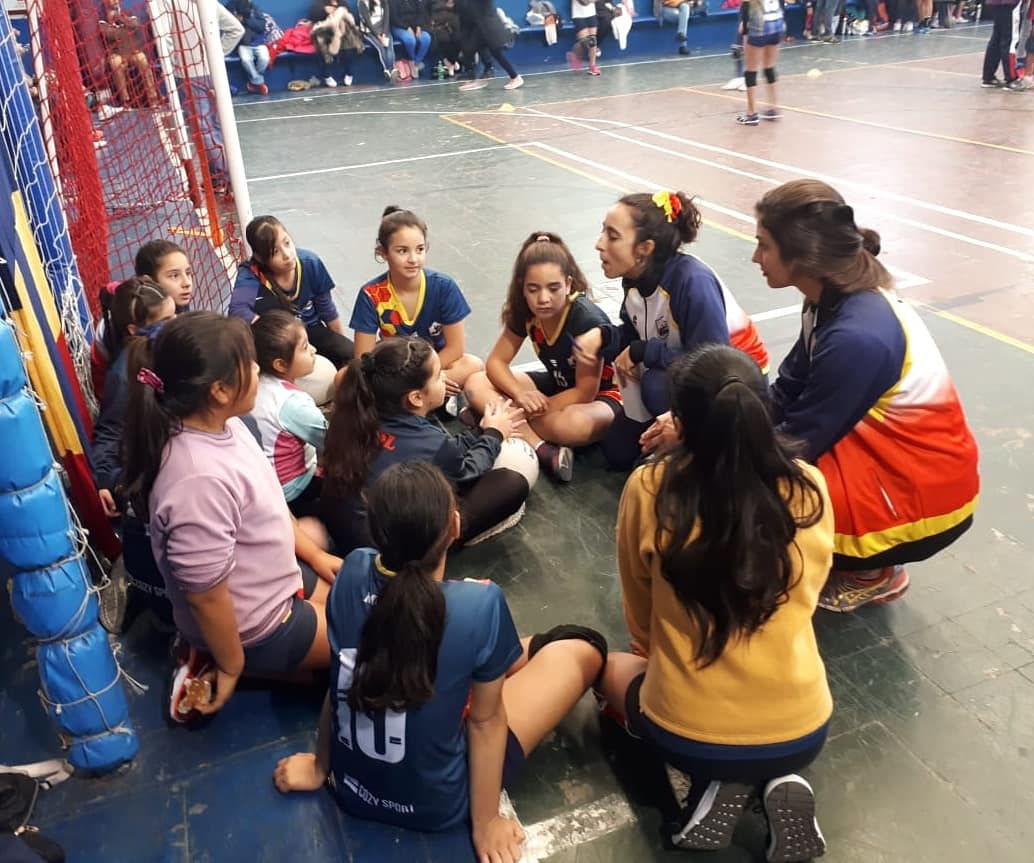 MupolVoley's tweet photo. 🏐 #HOY las mupoleritas participaron del 1er encuentro de Mini Voley del Año en Club Oeste! 💙❤️💛
#VAMOSMUPOL 💪🏽
@CozySport @Rissollo_G
@metrovoley https://t.co/I0F3NqbdWY