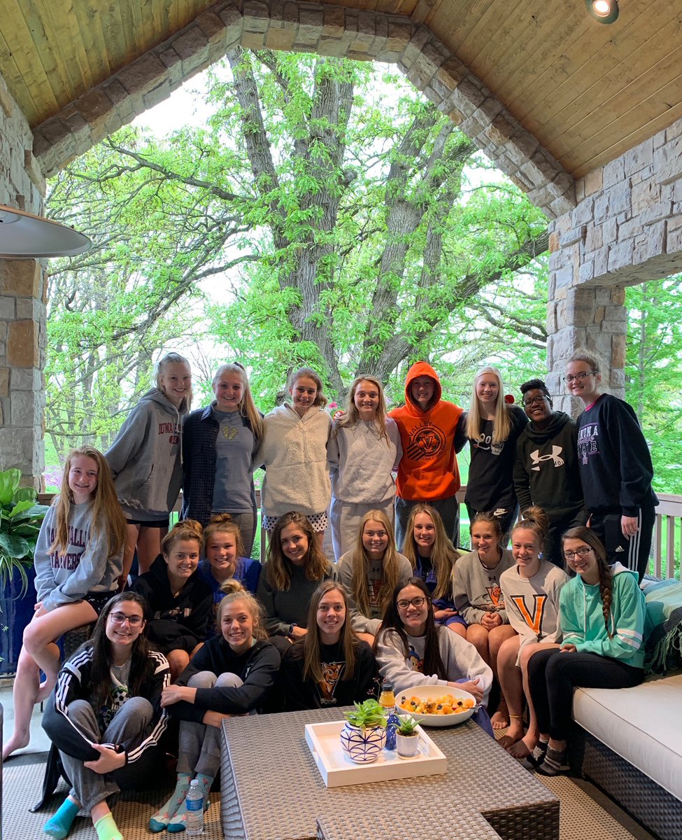 ValleyWDMsoccer's tweet photo. Early morning team breakfast! Thank you  , Nelson family, for hosting. https://t.co/CMm0HxNMKN