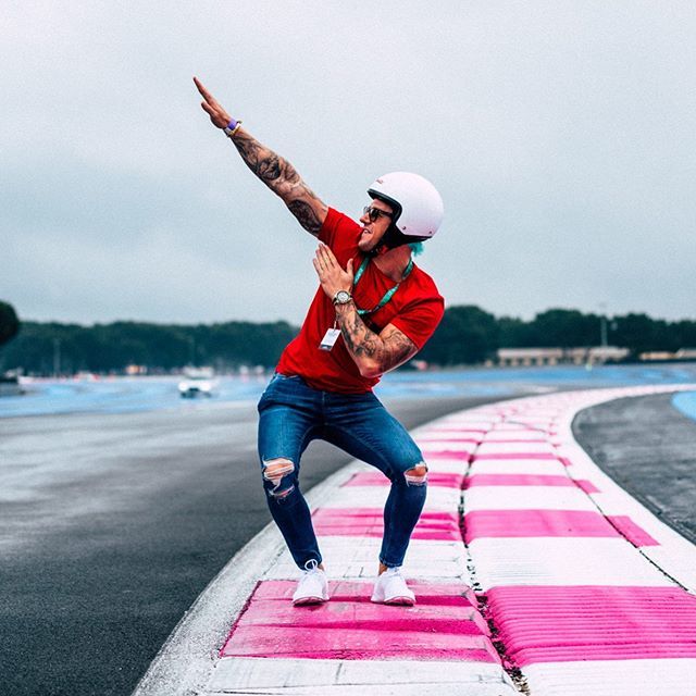 En Europe Tour los Sixters solo necesitarán dos cosas, las llaves de su coche y muchas ganas de conducir❤️De todo lo demás nos encargamos nosotros, para que tu única preocupación sea divertirte🤘🏼
#6to6motor #6to6europetour
6to6motor.com
.
.
📸 <a href="/davidacedo/">David @cedo</a>
.
. 
<a href="/mbenze/">Jop</a>…