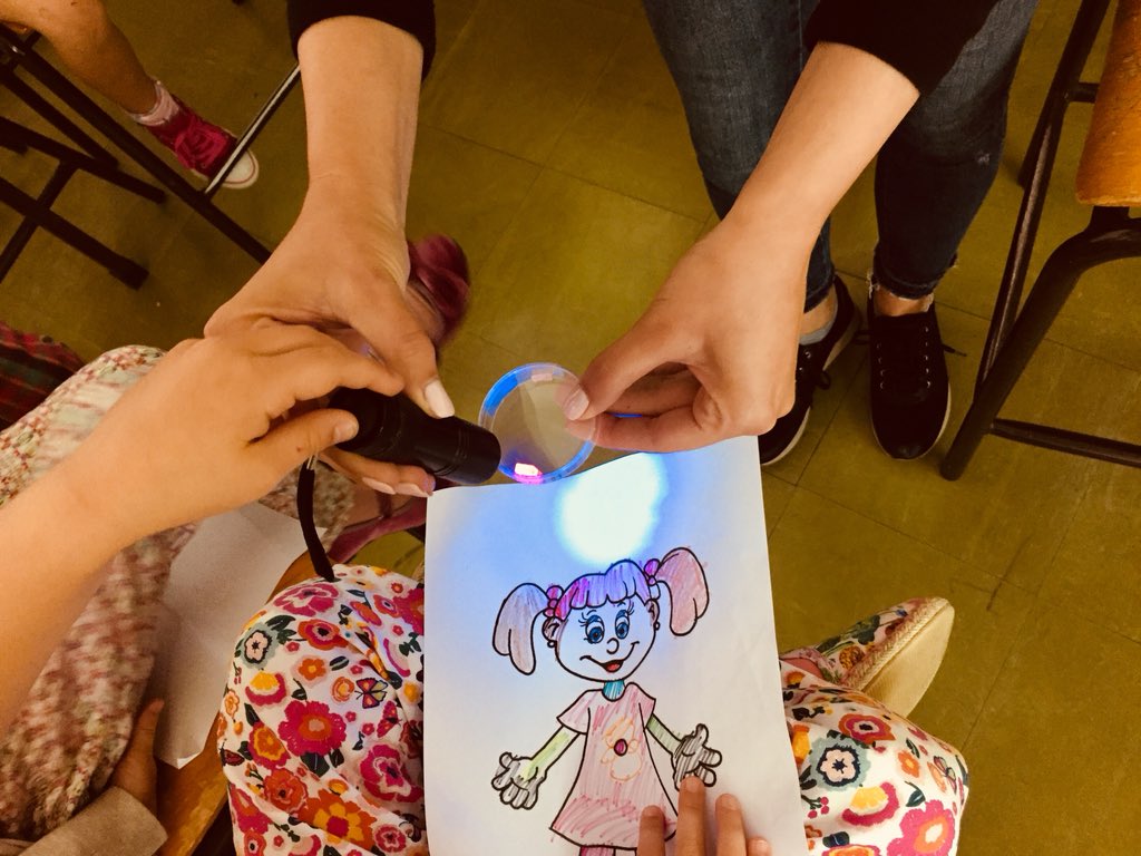 JoanaMoscoso's tweet image. Super excited to be at the first #NativeScientist workshop in Portugal 🇵🇹 Congratulations to the team of #Polish scientists that raising the flag for #CulturalDiversity in #STEM. Thanks to @EcoGemCoat for pioneering this workshop!