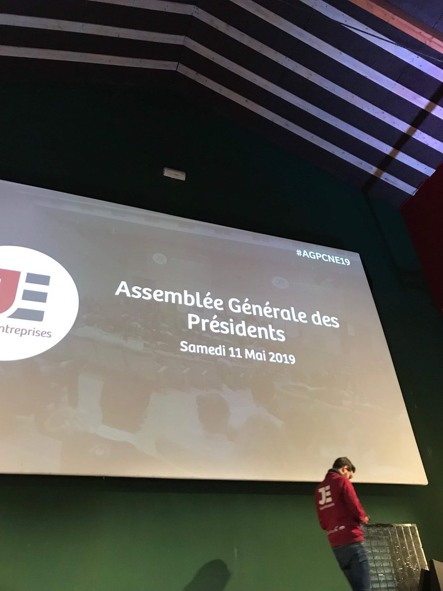 JuniorAPE's tweet photo. "un cabinet de leadership mondial vient de démontrer que les Junior-Entrepreneurs sont meilleurs que les autres" #AGPCNE19 #CNE19 #WeAreJE #Defi7 https://t.co/Sre2N0GM7i