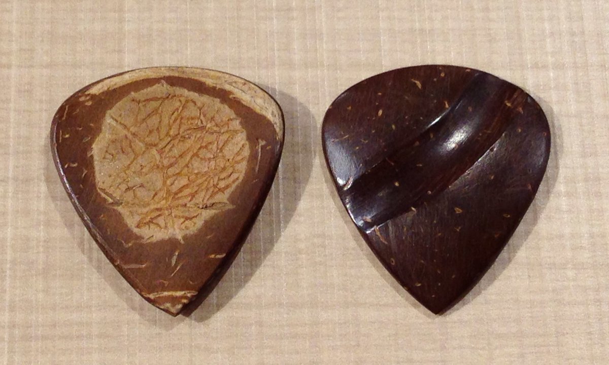 ROCKINN_namba's tweet photo. 【#ロックイン難波】#AnimalsPedal の天然素材を使った #WildPicks シリーズにココナッツの殻を加工したハンドメイドピックが入荷しました!軽快なサウンドながらしっかりとした温かみがあり、ハンドメイドなのでエッジも丁寧に加工されています♪ぜひ一度お試しください!⇒https://t.co/bCRVUtJmhG https://t.co/G3qlH3asJo