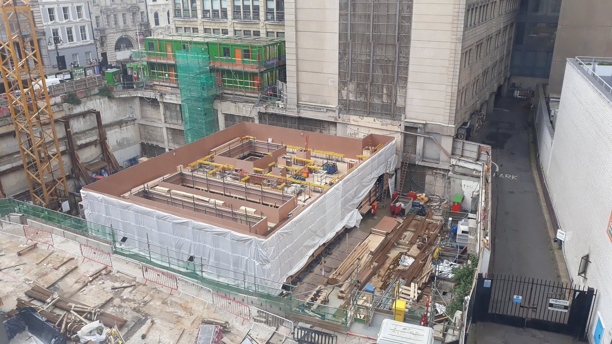 davepudge's tweet photo. Rig nearing completion ready to slip. #tallbuildings https://t.co/Jp0JAdfwDa