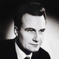   #LesCinéastesDuHangarRangée 6130 - ROBERT VERNAY*30 mai 1907 - 17 octobre 1979(France)- La Femme que j’ai le Plus Aimée (42)- Le Père Goriot (45)- Le Capitan (46)- Fantomas contre Fantomas (49)- Le Comte de Monte-Cristo (54) (et aussi en 43)- Tête Folle (60)