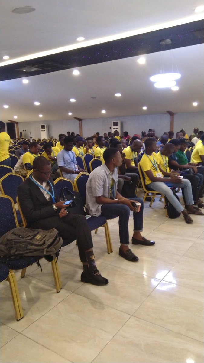 meetmiirene's tweet image. Do you like our yellow 

#WCLOS19