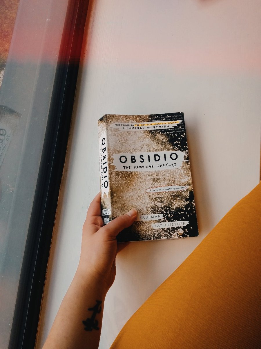 Nikicharal's tweet photo. Today's #readingchallenges are: a book by two authors and a book by a booktuber. 
Join @aanchalbhakuni @hillyandbooks at our book club's account @readinparty for the #readathon https://t.co/rDbNireau2