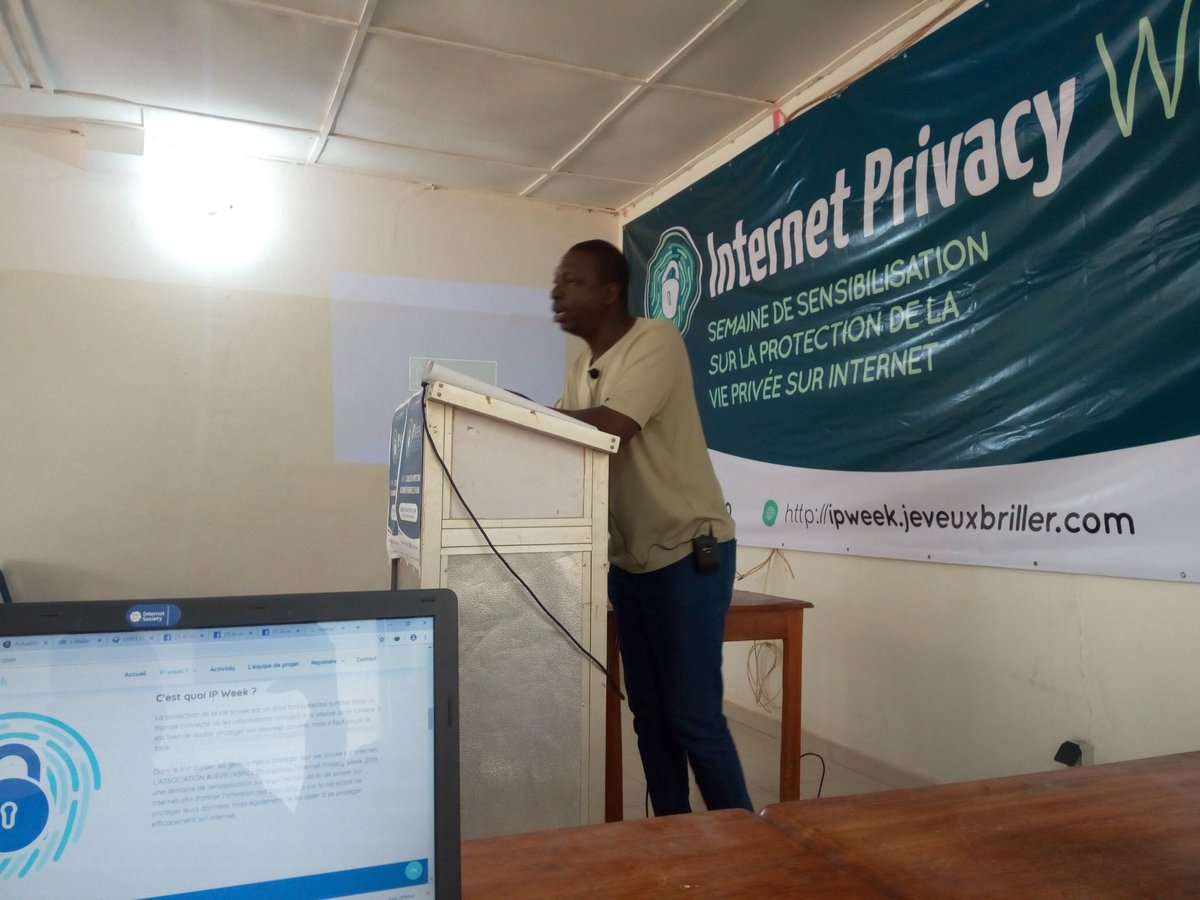 HelloParakou's tweet photo. #ipweek #conference
La conférence se déroule bien à l'Institut Français de Parakou.
Suivez la vidéo en live sur la page Facebook de @jvbriller
#helloparakou #ipweek2019 #jeveuxbriller #wasexo @FKOUYAMI @AurelieASZ @RamanouB @jeremie_adja https://t.co/qZL5O3uVDA