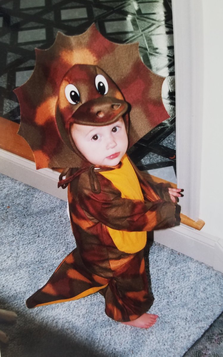 GingerCoope's tweet photo. OH MY GOODNESS THE CHAIYALD IS GRADUATING! WE LOVE YOU YOU MIGHTY MEAT OF A BABY!! #UMW19 @zozocoops https://t.co/AIDvOoBBC5