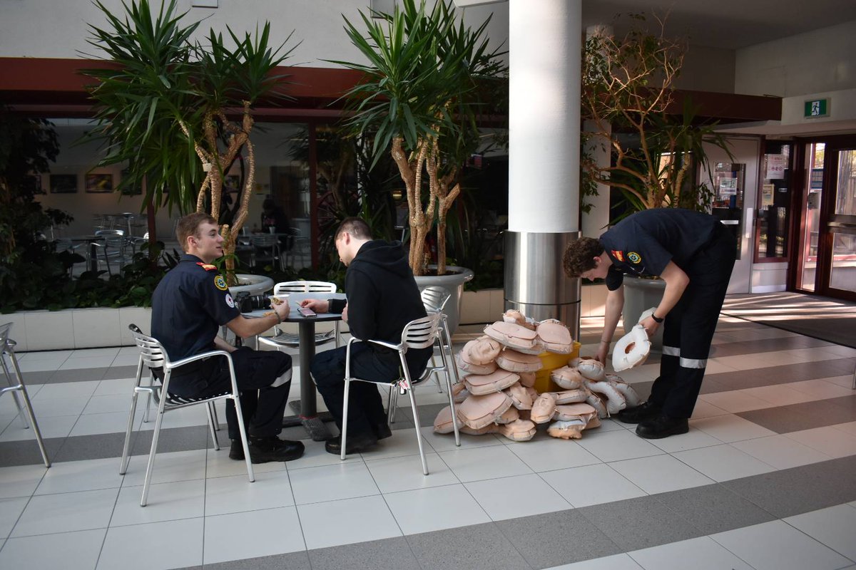 FirstDownsview's tweet image. Good morning! We're setting up for Cub First Aid Day. We'll see you soon!
#cfad #scoutsdostuff #medventsdostuff