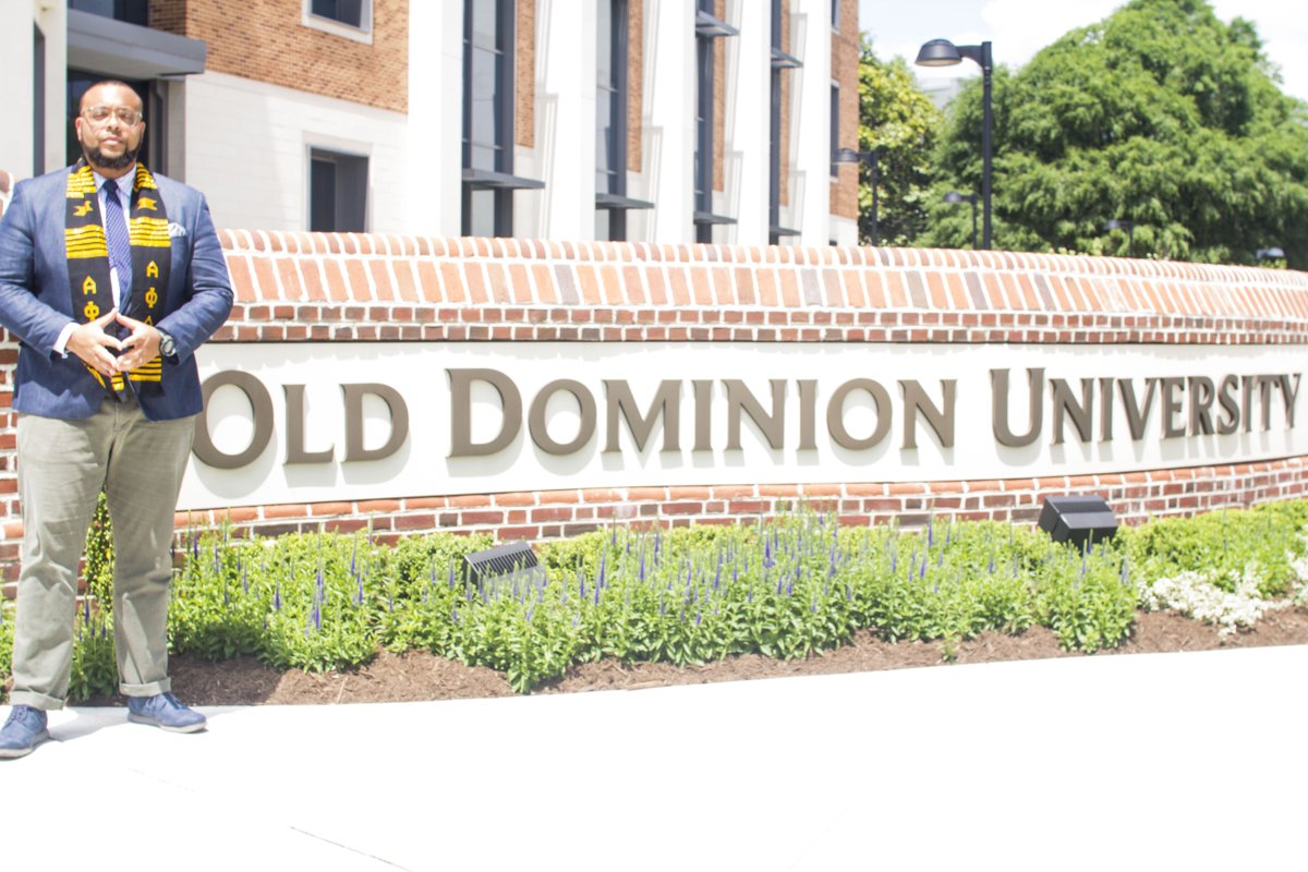 First of all we graduate! #EdS #Leadership #ODUGrad19 <a href="/ODUMonarchLEAD/">ODU Monarch LEAD</a> #WatchTheYardGrads