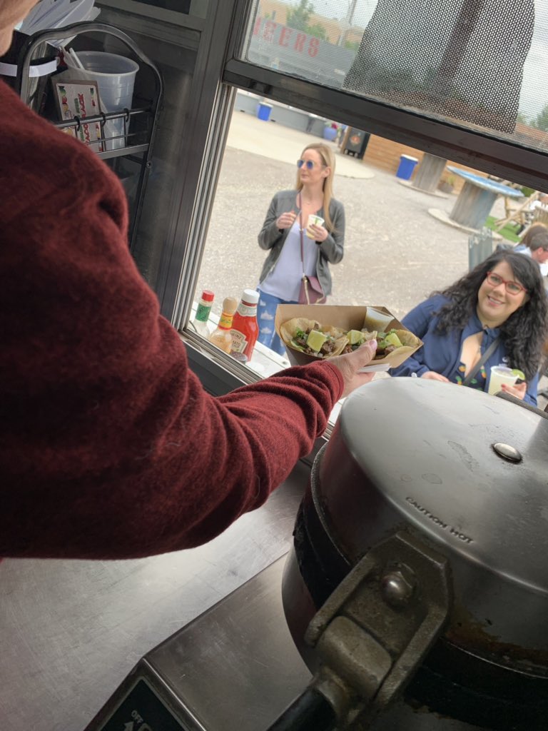 CooknItUpFood's tweet photo. It was a wonderful evening for a little #nurseappreciation at @bleugarten! Thanks @ssmhealthsaints for treating the men and women who take care of all of us when we really need it! Thank you to all the #nurses, Happy #NursesWeek!  #gartening #patio #ssmhealth #tacos #foodtruck https://t.co/sf9VxMSrdL
