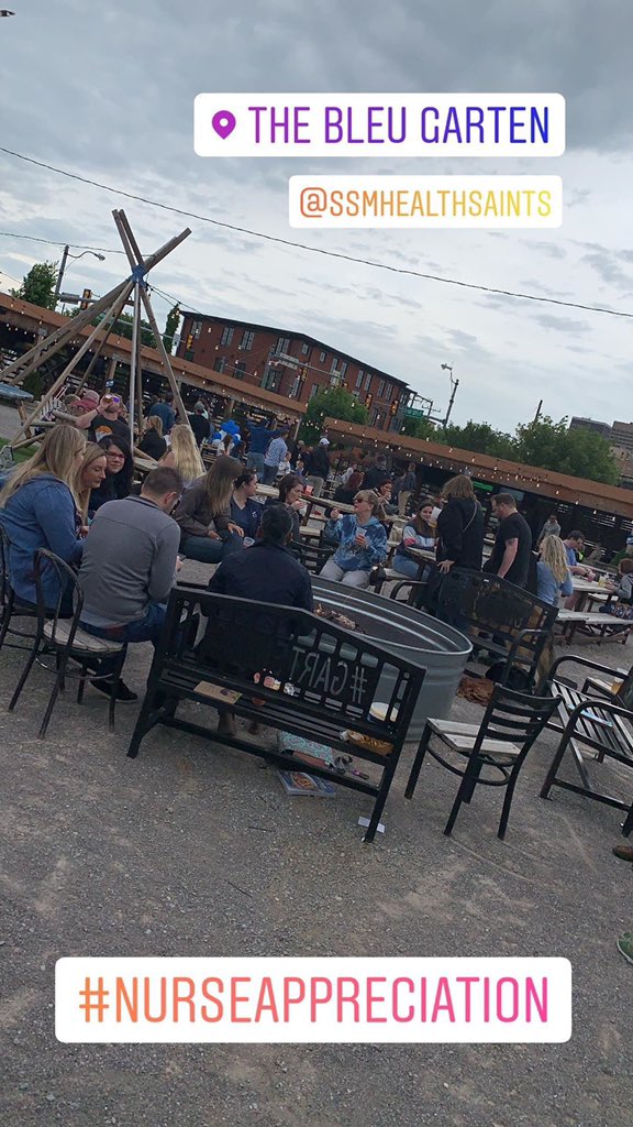 CooknItUpFood's tweet photo. It was a wonderful evening for a little #nurseappreciation at @bleugarten! Thanks @ssmhealthsaints for treating the men and women who take care of all of us when we really need it! Thank you to all the #nurses, Happy #NursesWeek!  #gartening #patio #ssmhealth #tacos #foodtruck https://t.co/sf9VxMSrdL