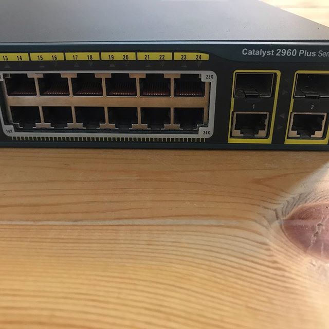 Irmikro's tweet image. توجه توجه

یک عدد سوئیچ سیسکو 
C2960plus 24pc-l
24 پورت poe و دو پرت ترانک۱۰۰۰
با ۳ ماه گارانتی 
بدون کارتن 
با قیمت ویژه ۵۹۰۰ به فروش میرسد
لطفا جهت خرید تماس حاصل فرمایید

09133239337

#سیسکو #شبکه bit.ly/2VitlGC