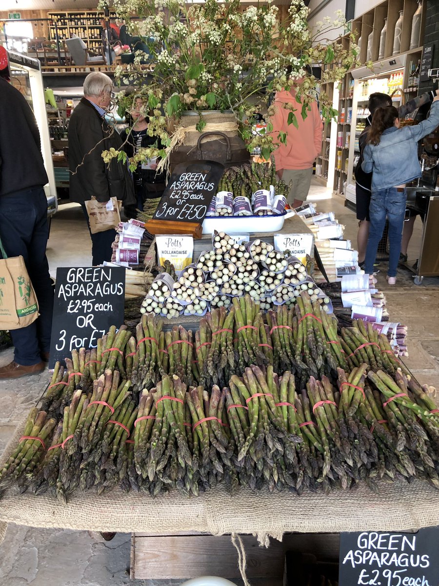 MudwallsFG's tweet image. @TheFarmSUA we @Mudwalls are delighted to show how fabulous #freshproduce can look with some time and effort #farmshop